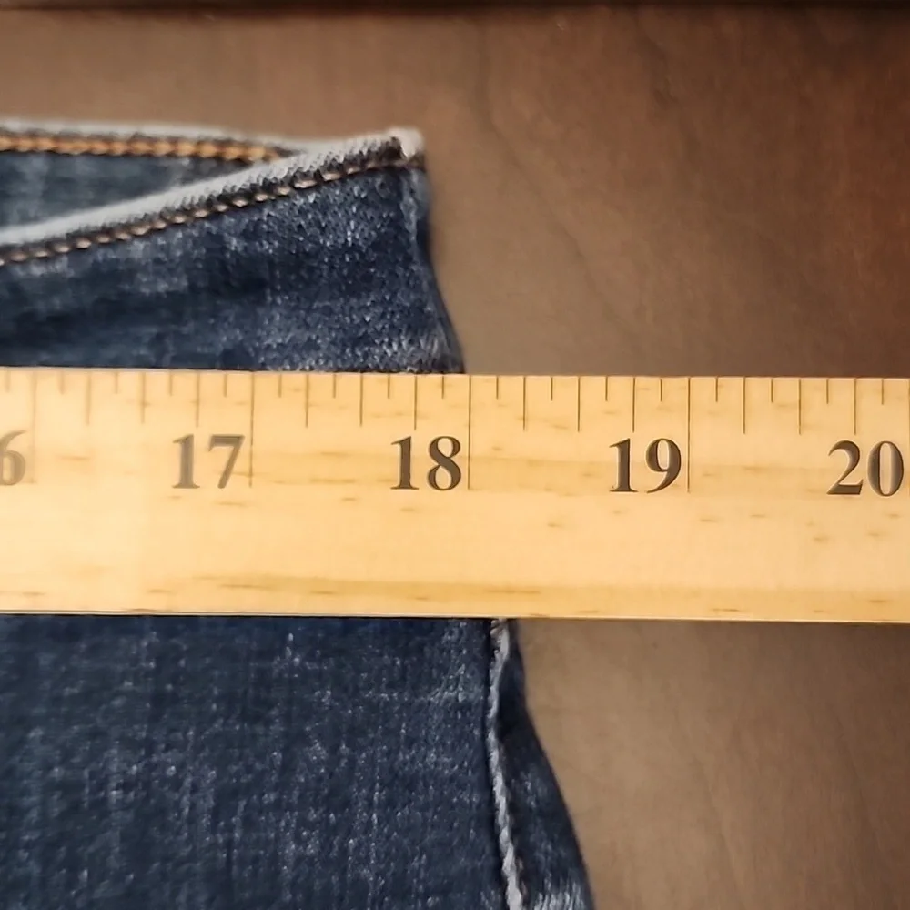 Chico Perfect Stretch Girlfriend Straight Leg sz 2.5 (14)